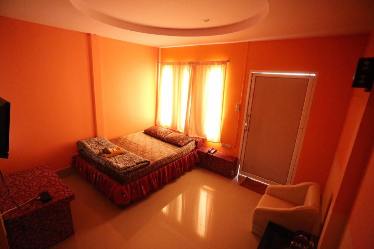 Diane Hotel Phetchaburi Extérieur photo
